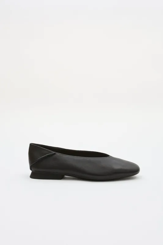 Casi Myra Black made by Camper