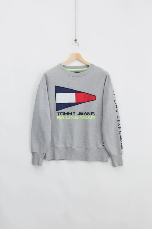 Tommy Jeans Sailing Gear Crewneck (M) made by Vintage