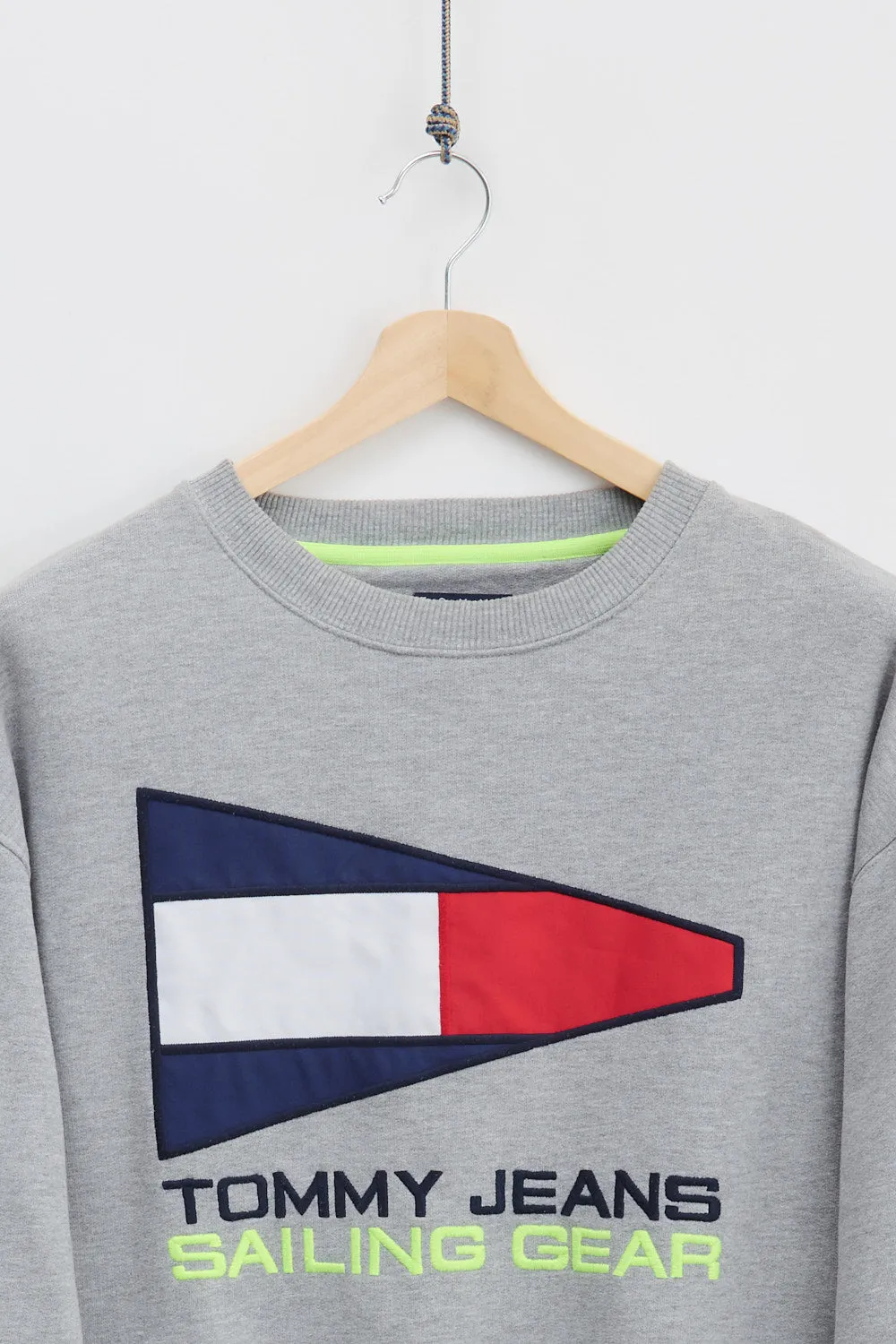 Tommy Jeans Sailing Gear Crewneck (M) sold by Livid Jeans product image thumbnail 2