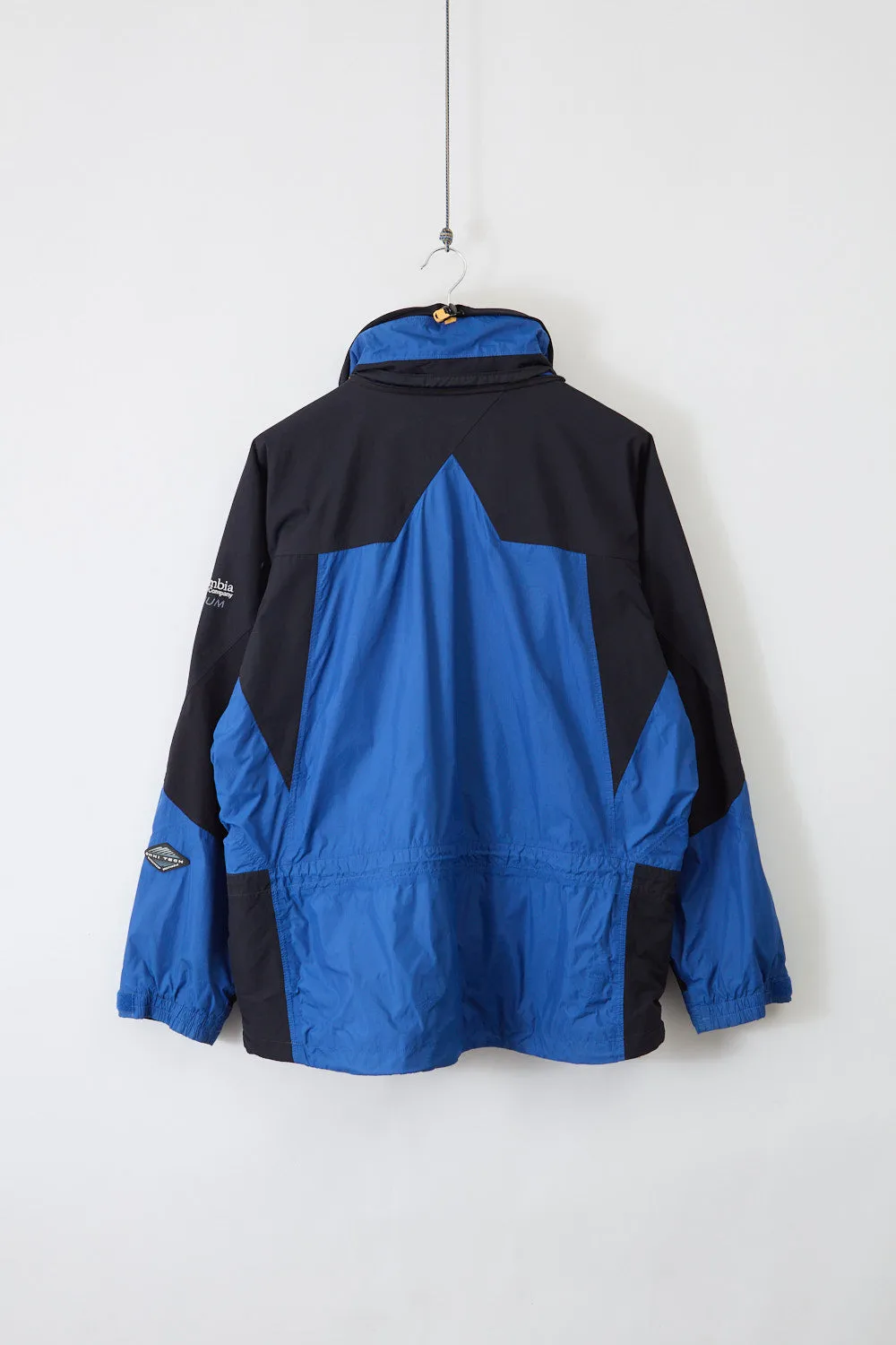 90's Columbia Titanium Soft Shell Padded Sports Jacket (L) sold by Livid Jeans product image thumbnail 3