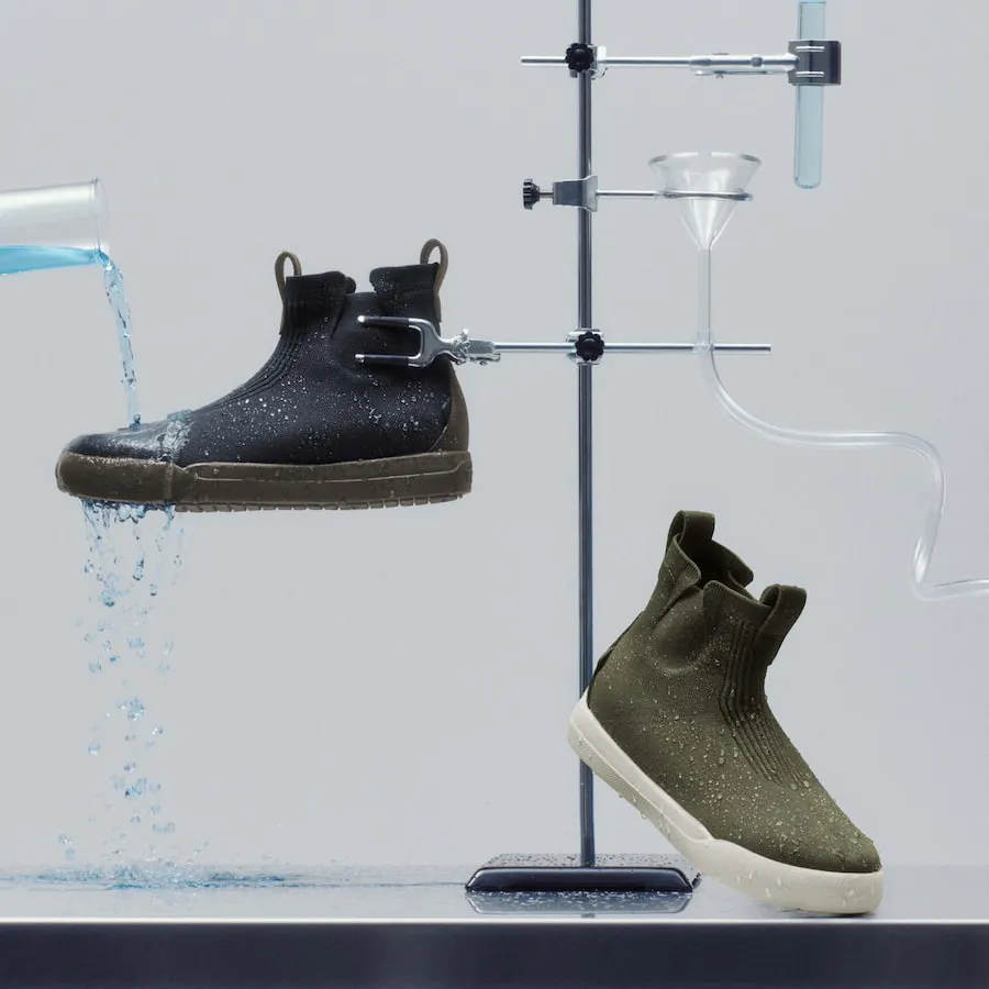 Women's Classic Chelsea - Asphalt Black/Off White sold by Vessi product image thumbnail 5