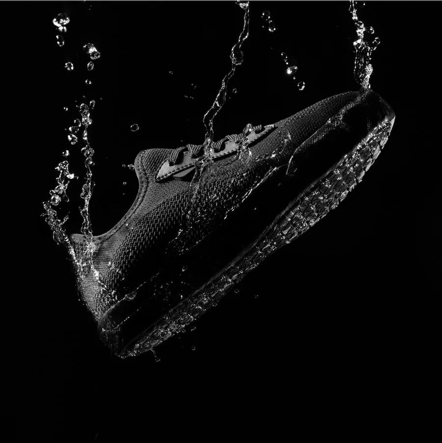 Women's Weekend Classic - Space Black sold by Vessi product image thumbnail 5