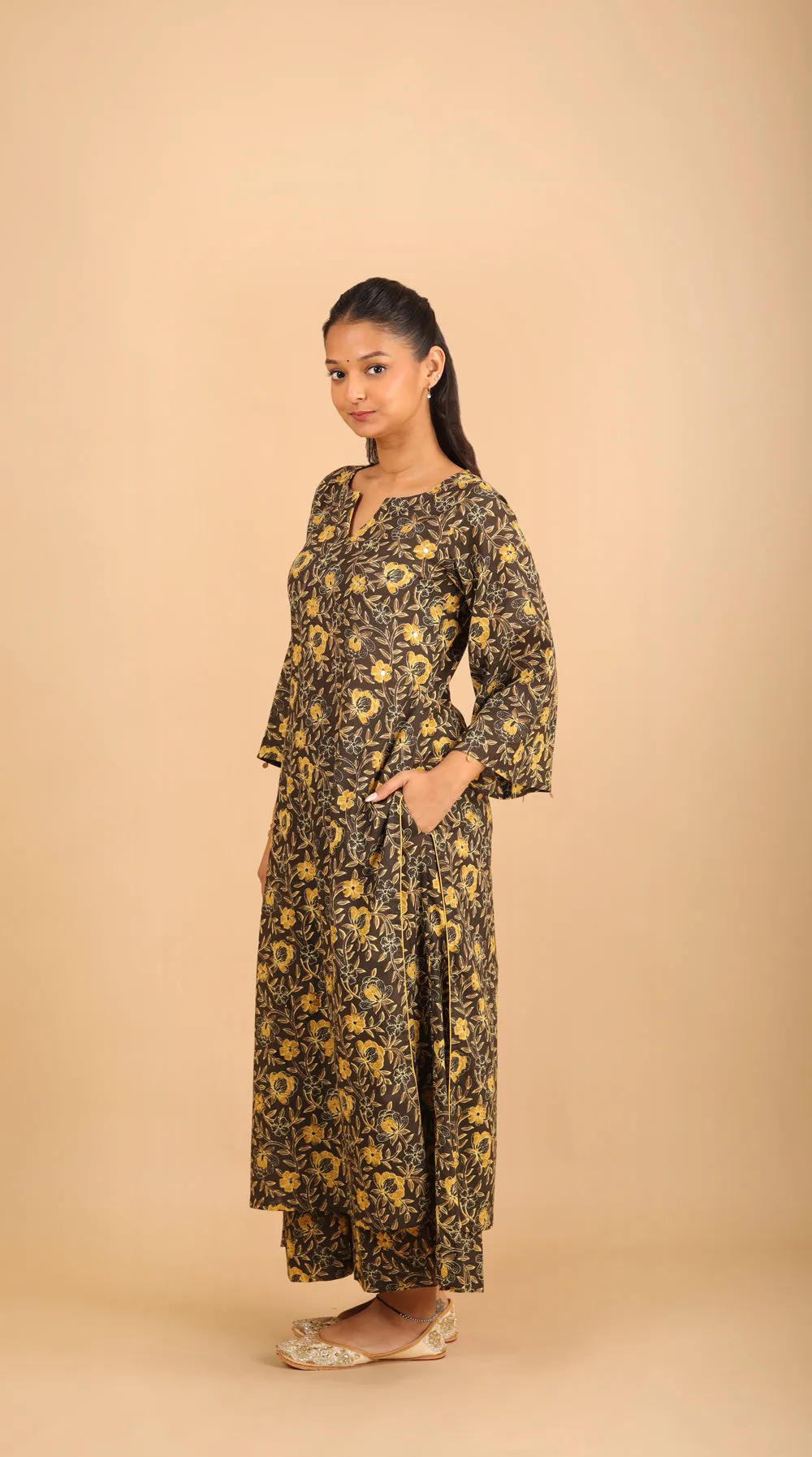 Black Printed Cotton Kurta Set with Bell Sleeves sold by Dri by Himadri product image thumbnail 5