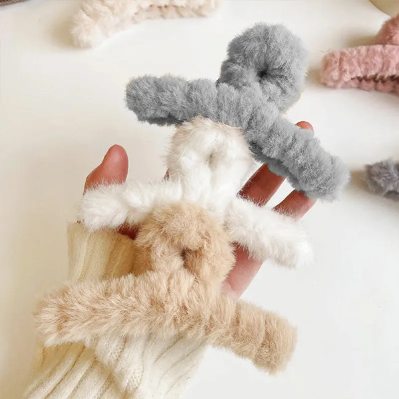 Soft Fluffy Claw Clip sold by Pinky Paradise