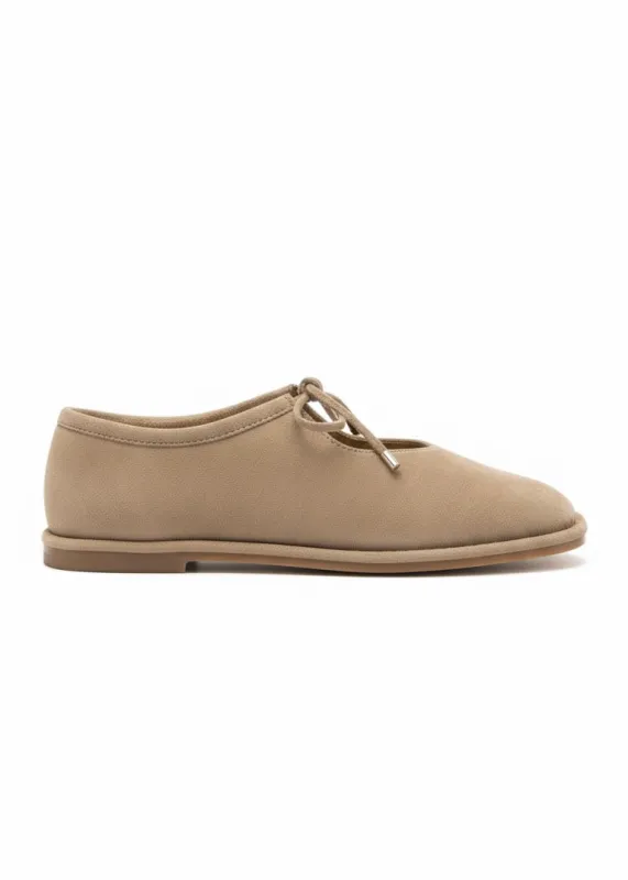 Alia Beige made by Lonza