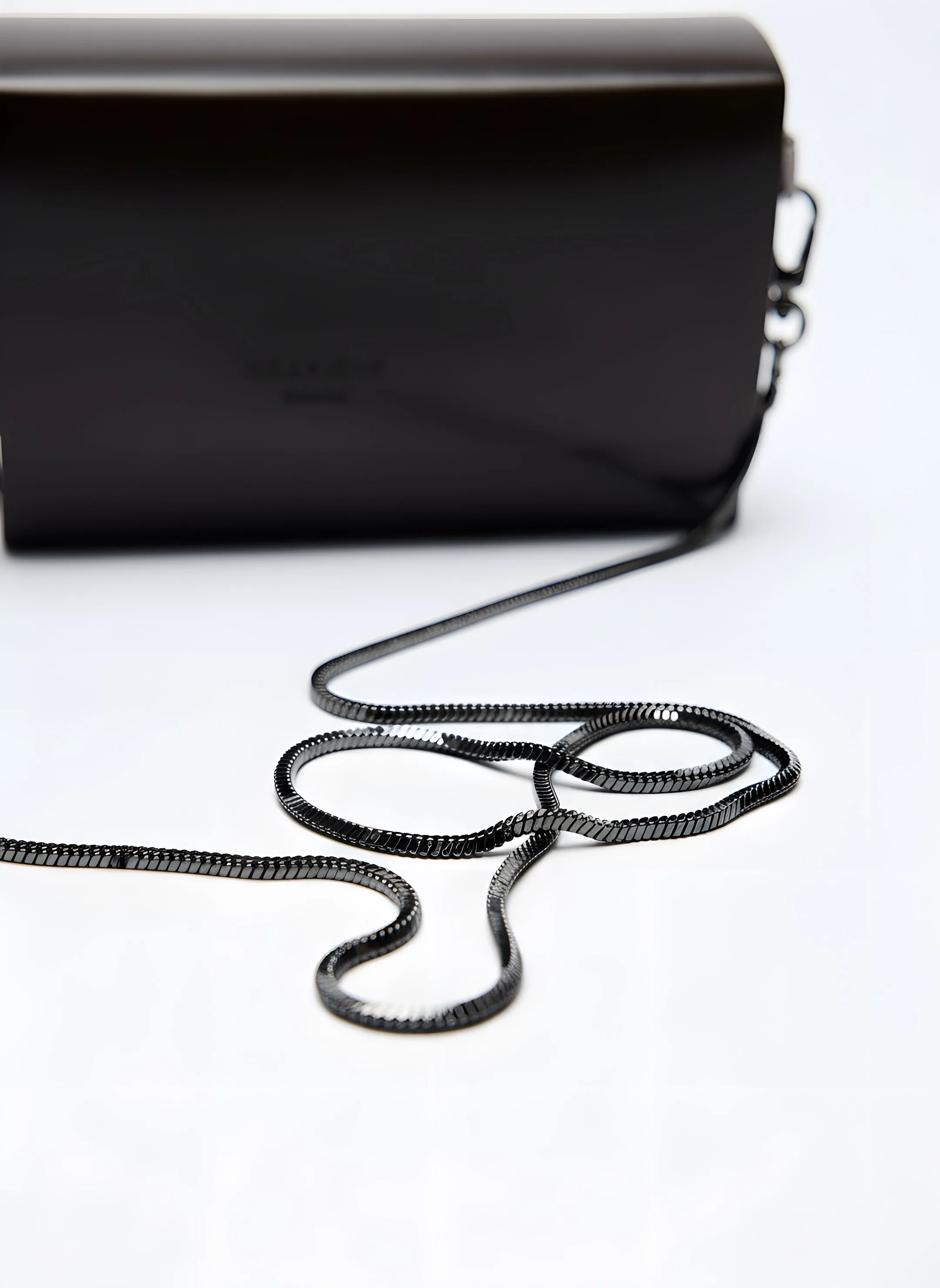 Olivi Black sold by Lonza product image thumbnail 3