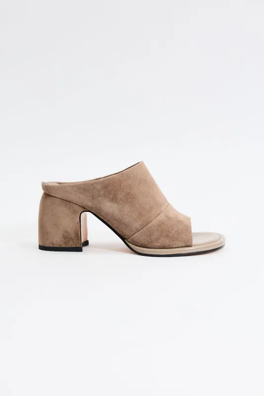 Kelly Beige Suede made by Lonza
