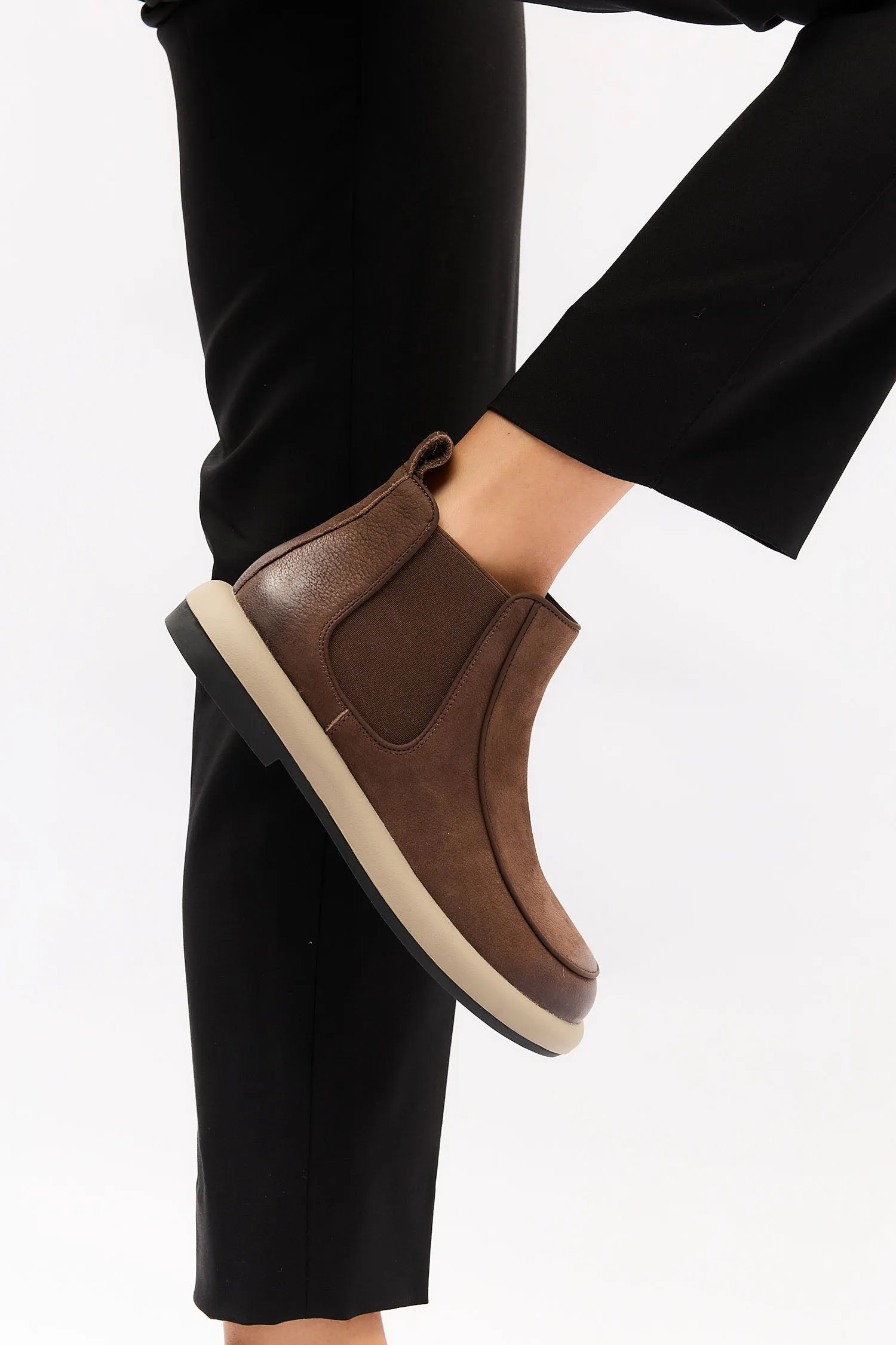 Volta Brown sold by Lonza product image thumbnail 3