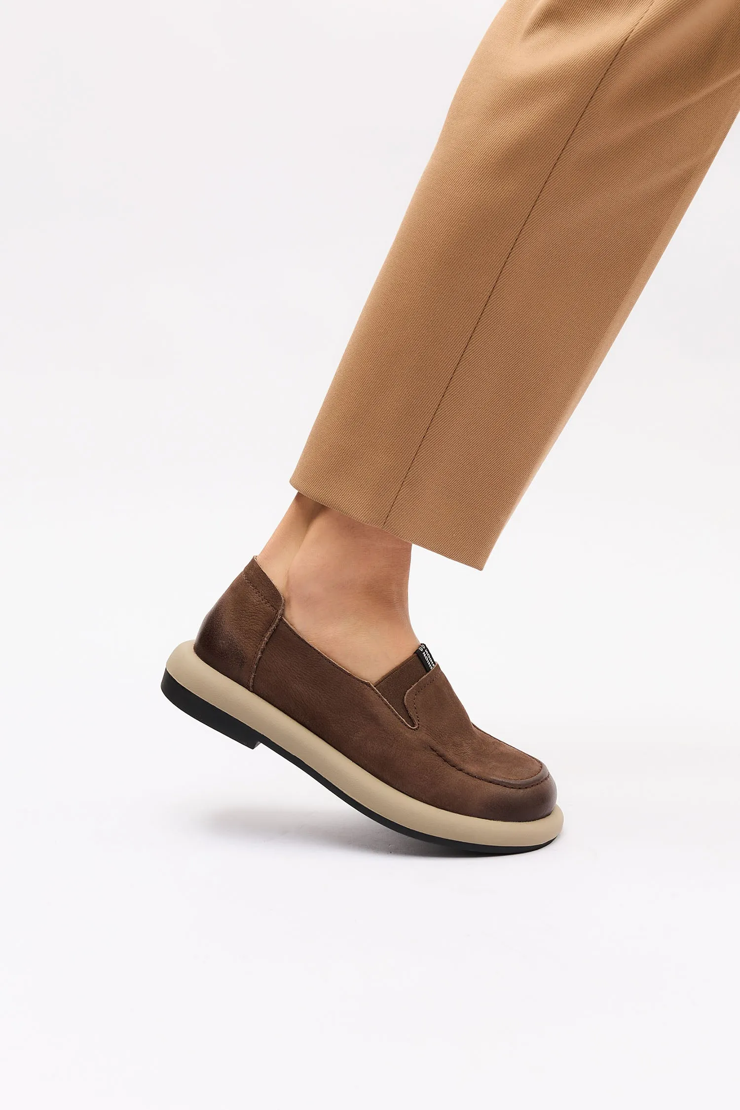 Giselle Brown sold by Lonza product image thumbnail 4