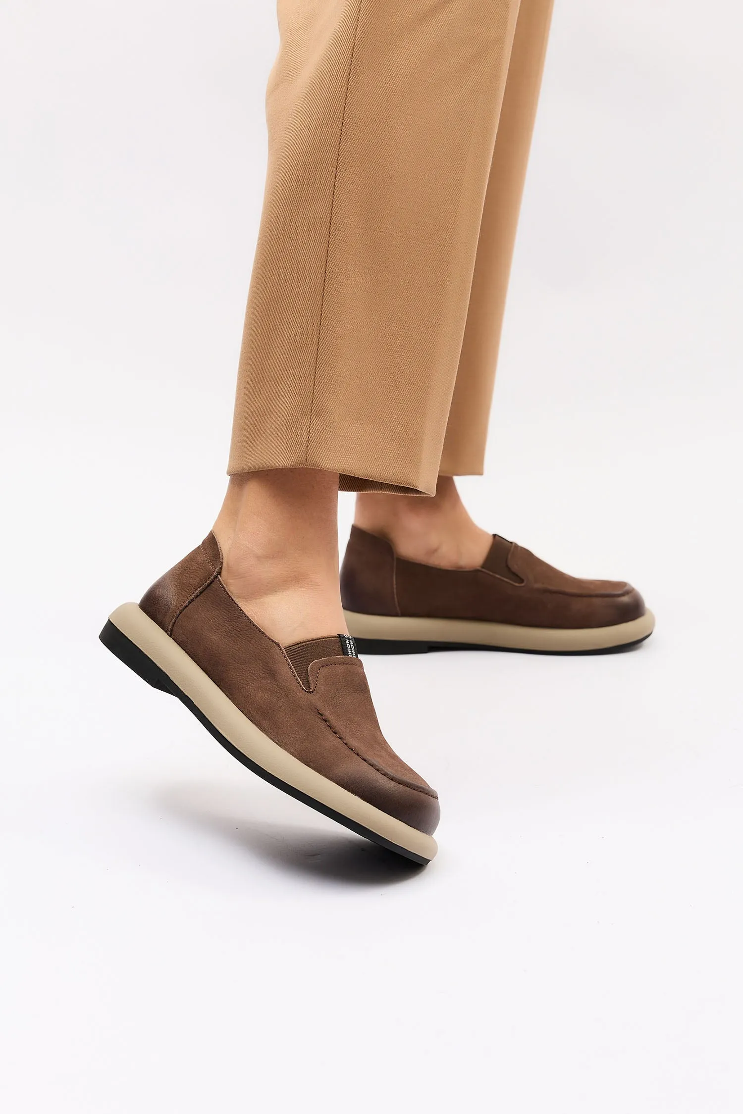 Giselle Brown sold by Lonza product image thumbnail 2