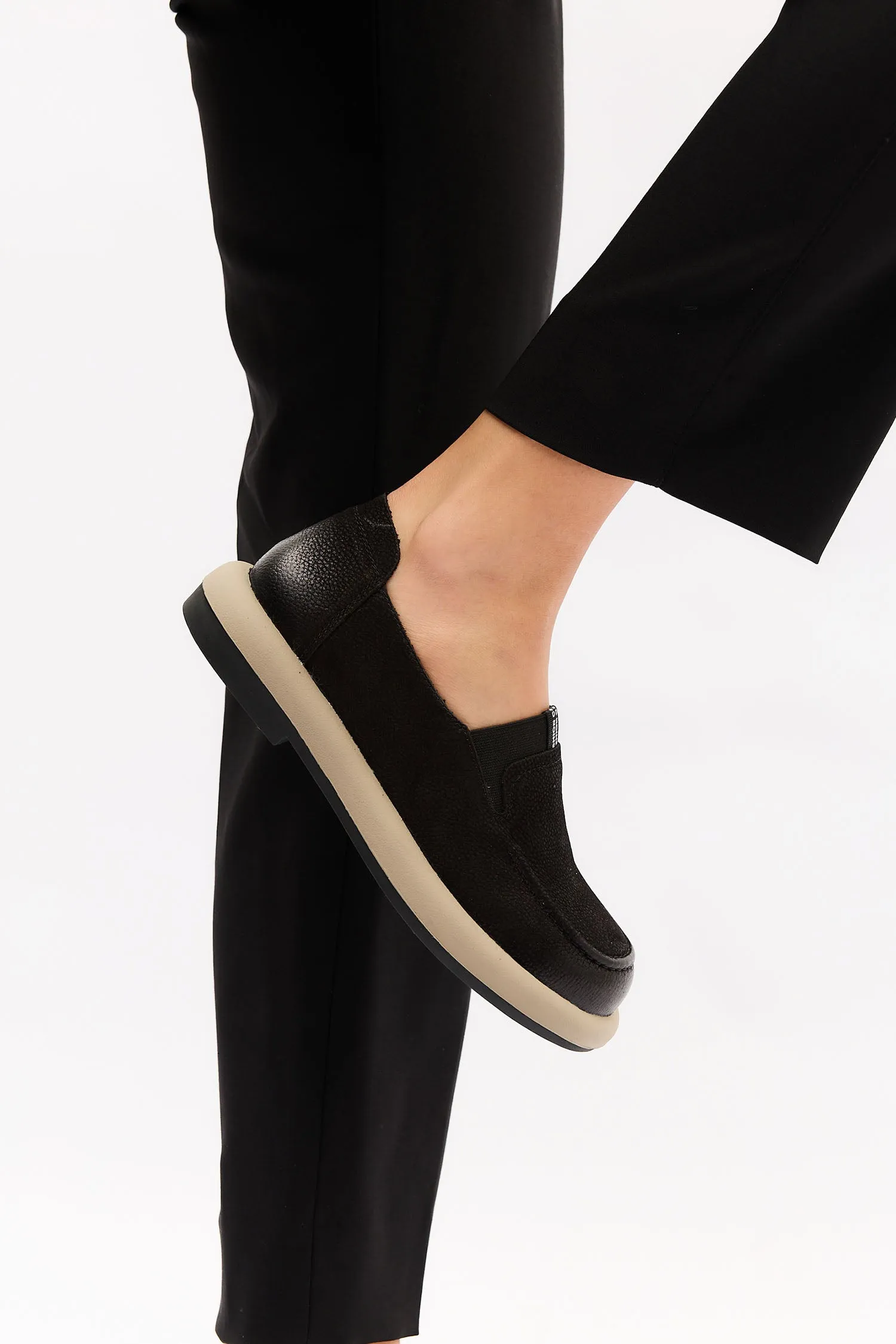 Giselle Black sold by Lonza product image thumbnail 2