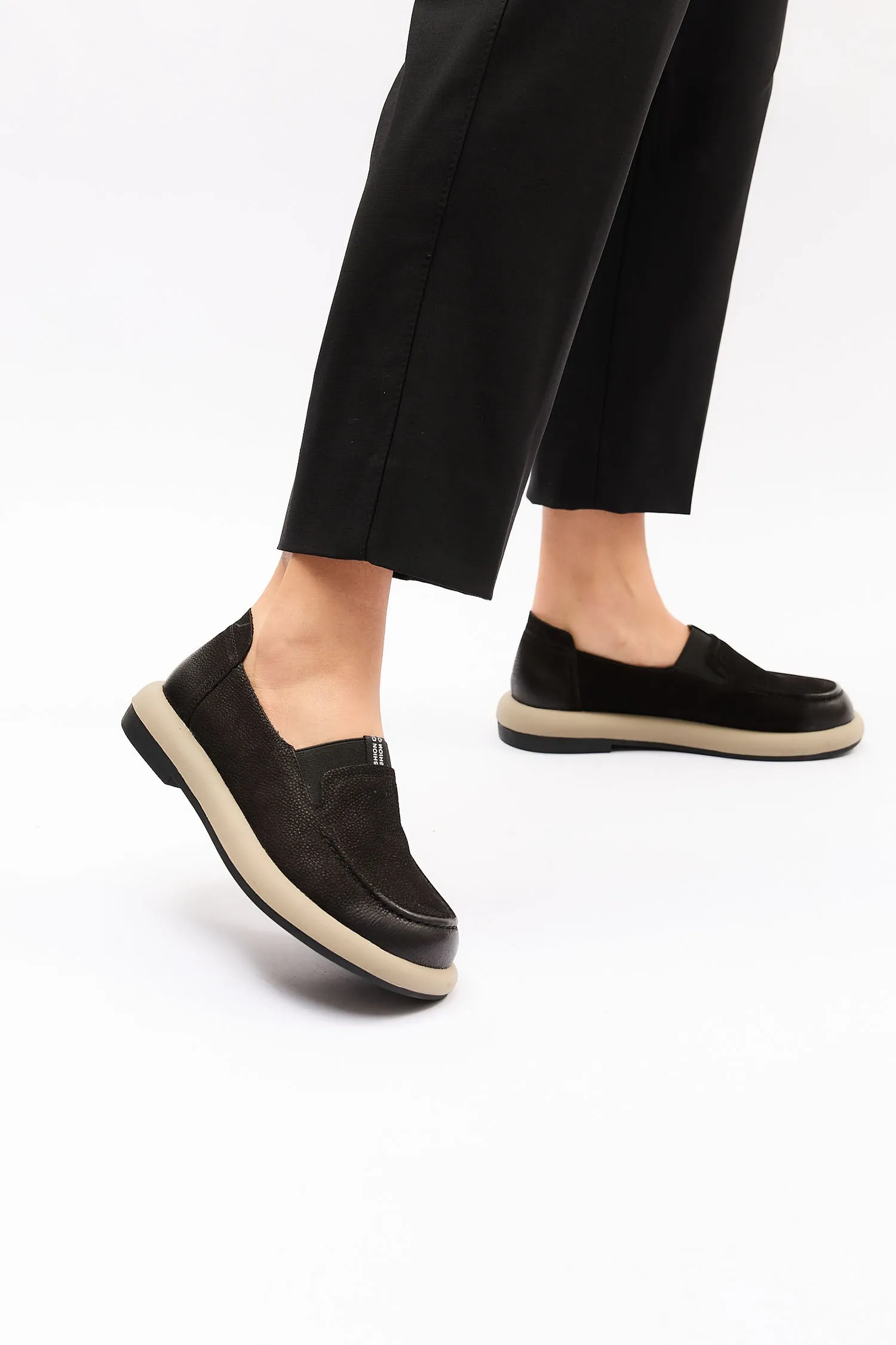 Giselle Black sold by Lonza product image thumbnail 3