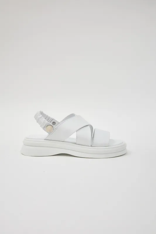 Demi White made by Lonza