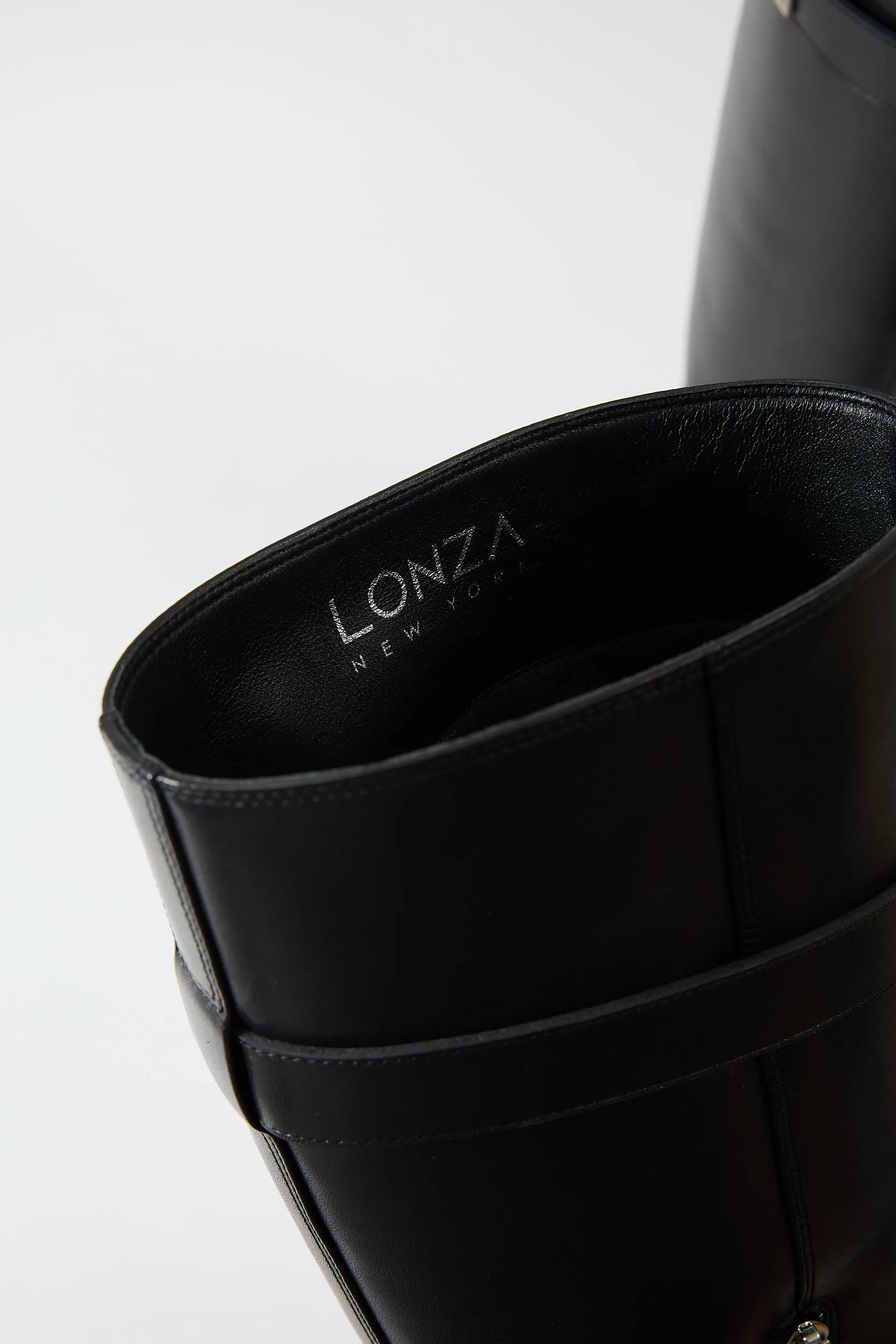 Delia Black sold by Lonza product image thumbnail 4