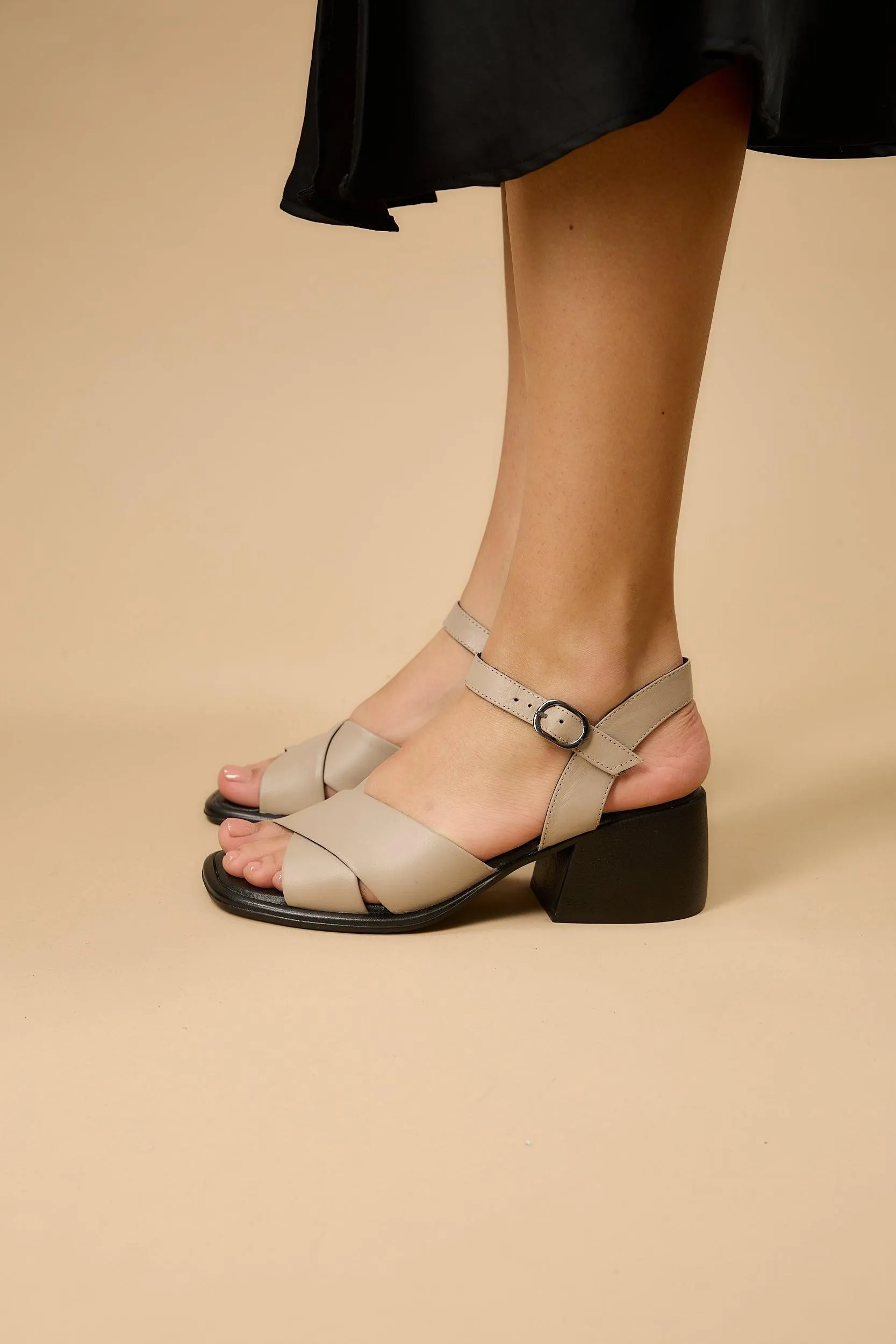 Daphne Beige sold by Lonza product image thumbnail 5