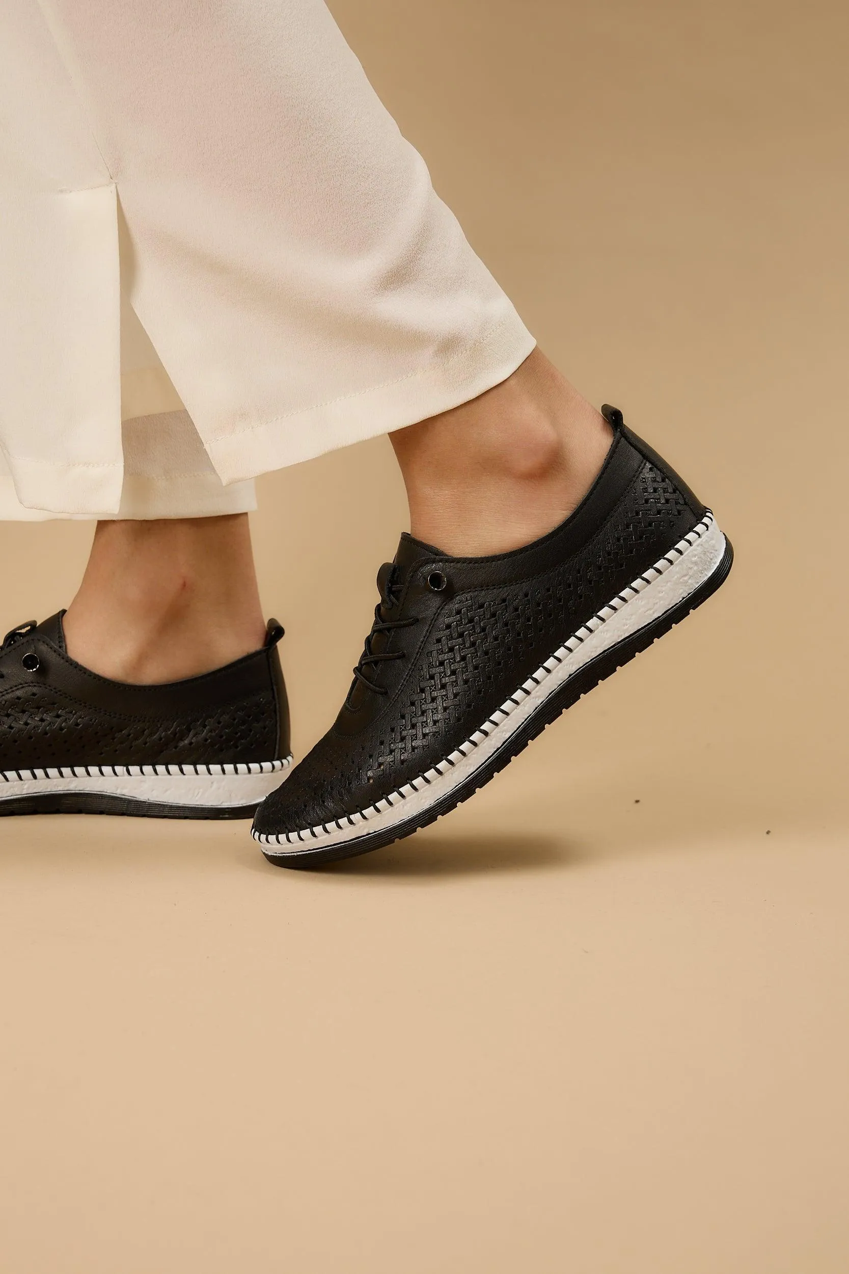 Shoella Black sold by Lonza product image thumbnail 3