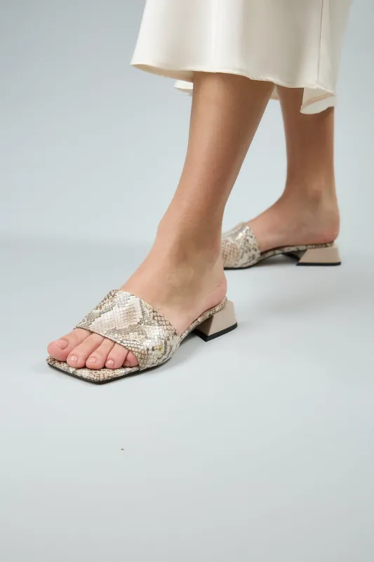 Snake Beige made by Lonza