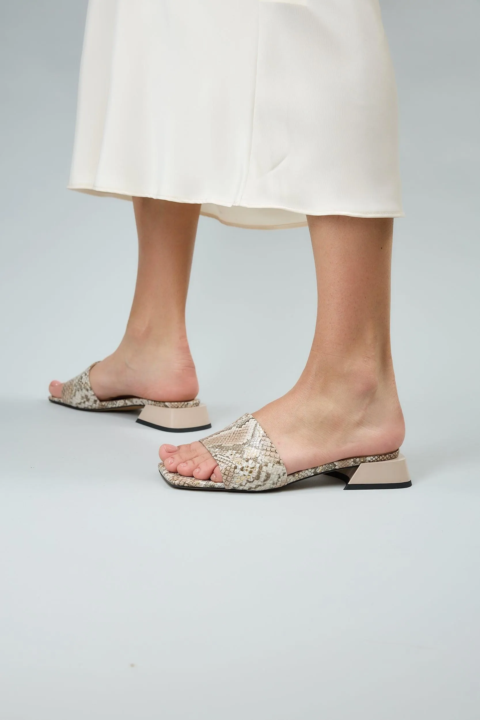 Snake Beige sold by Lonza product image thumbnail 4