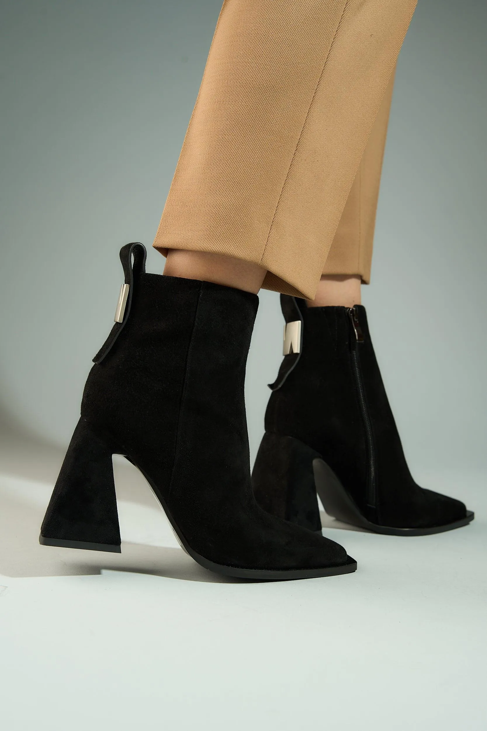 Vanessa Suede sold by Lonza product image thumbnail 3