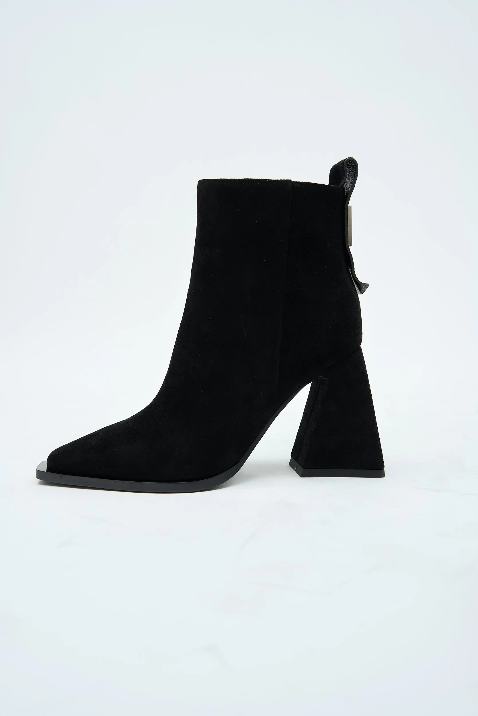 Vanessa Suede sold by Lonza