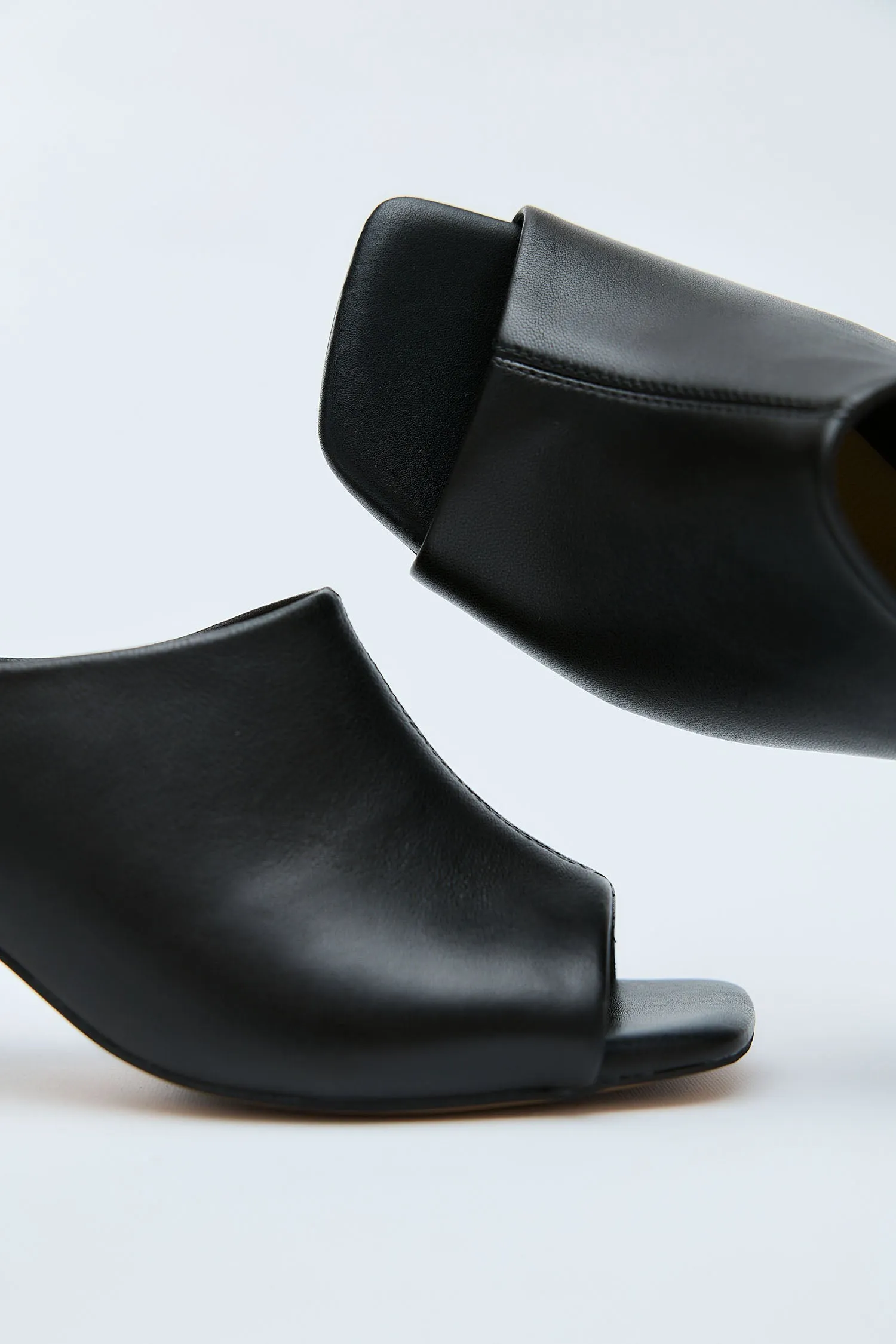 Nora Black sold by Lonza product image thumbnail 4