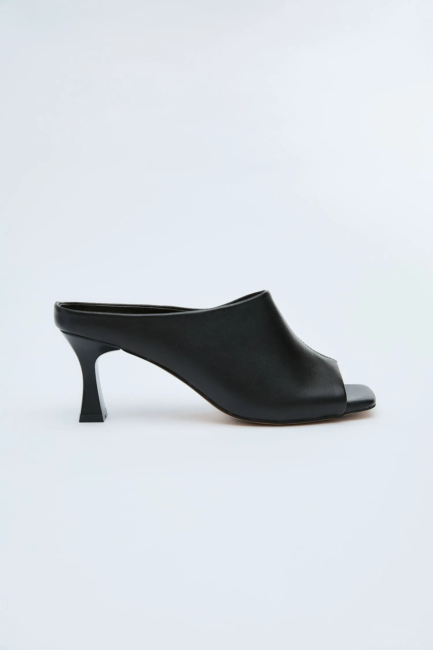 Nora Black sold by Lonza