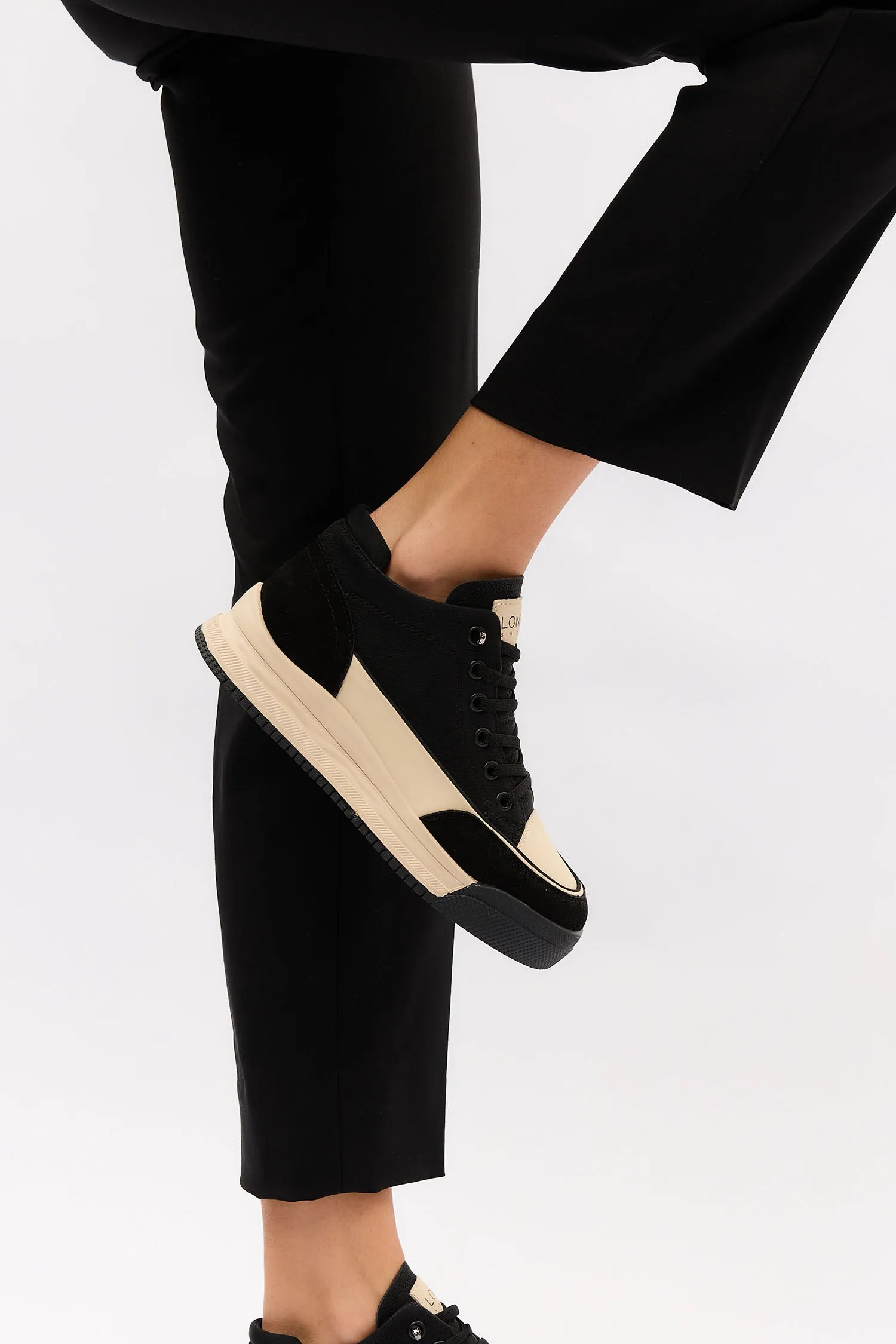 Bris Black sold by Lonza