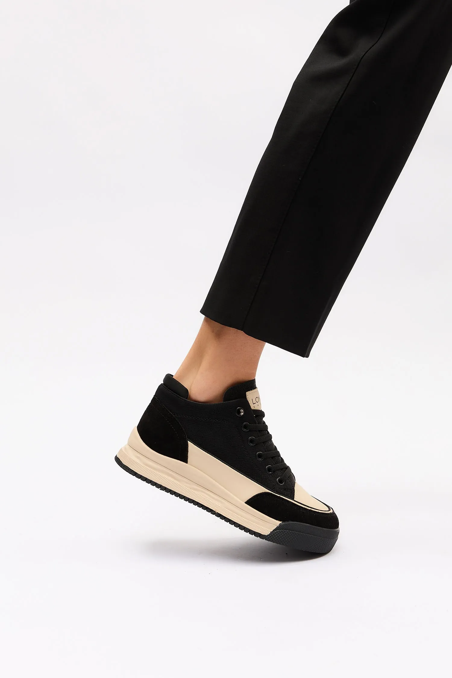 Bris Black sold by Lonza product image thumbnail 2