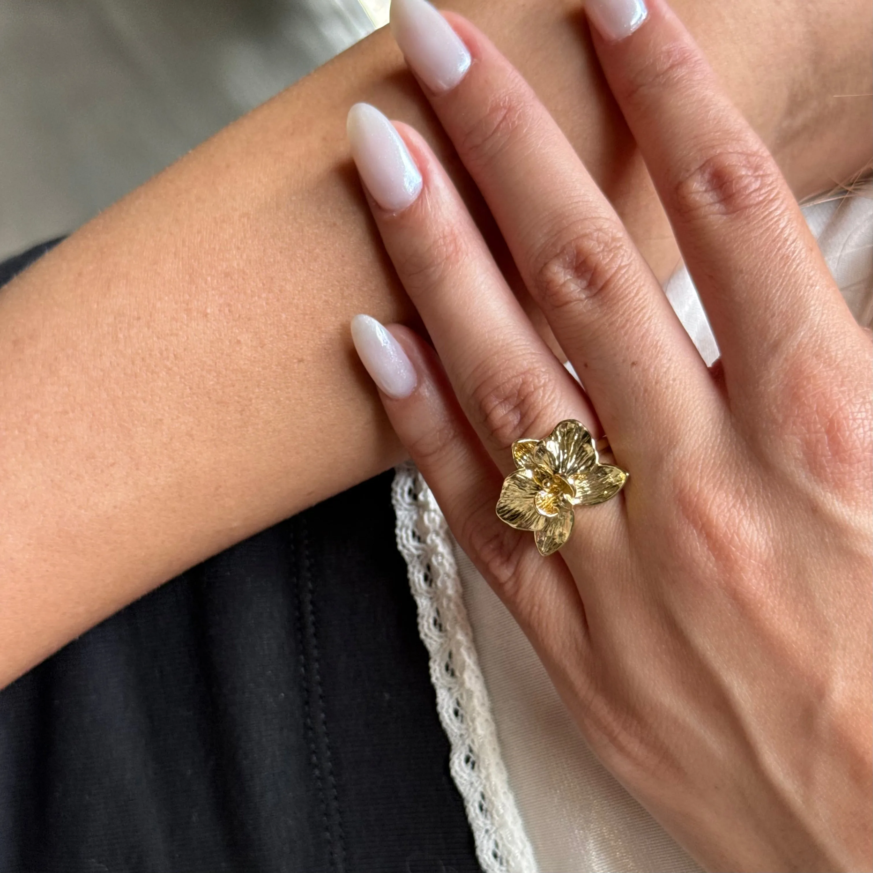 Orchid Ring in Gold sold by Gemini Jewels product image thumbnail 2