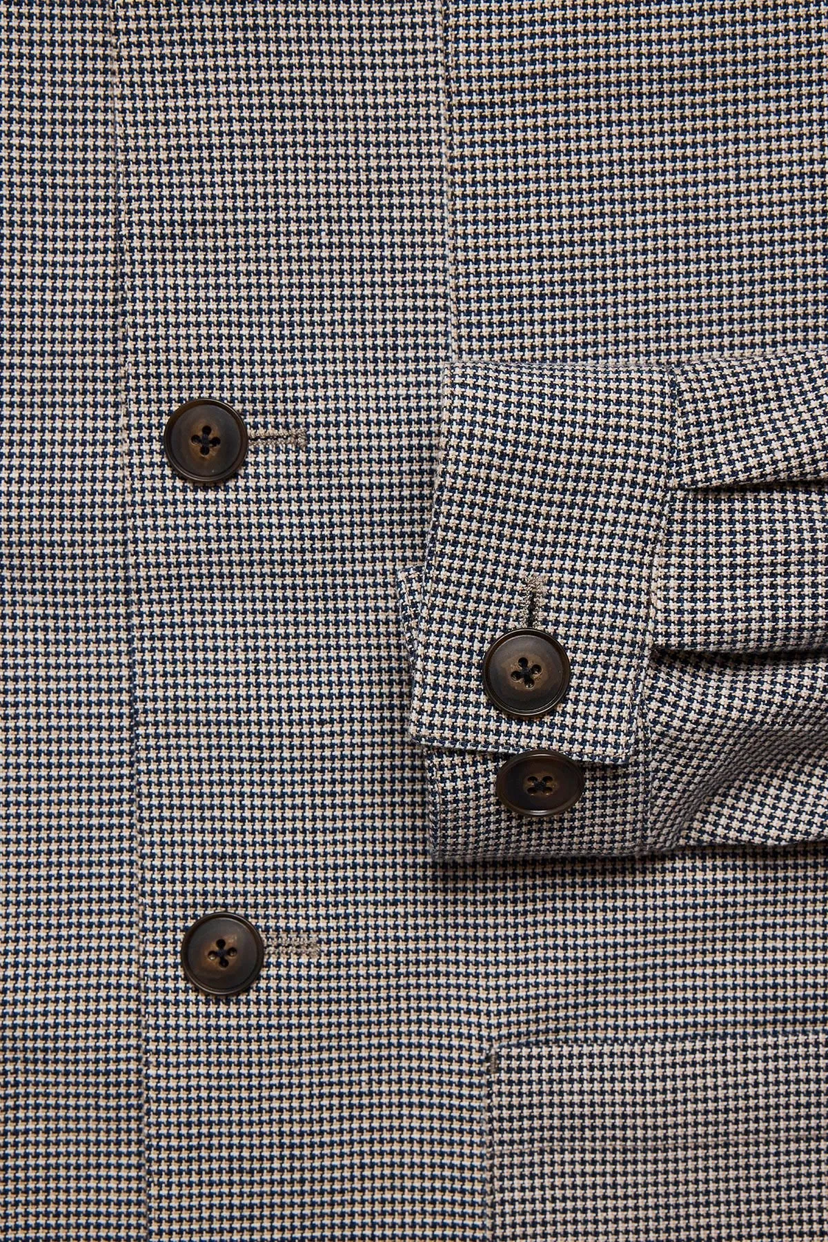 Arienzo - linen shirt jacket sold by Anthony Squires product image thumbnail 3