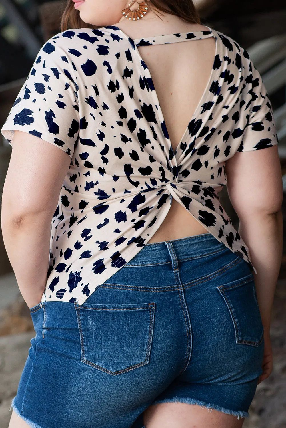 Khaki Leopard Print Twist Open Back Plus Size Top sold by Beagle Boutique product image thumbnail 4