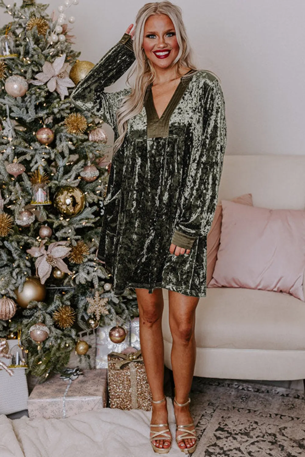 Jungle Green Velvet Long Sleeve V Neck Loose Dress with Pockets sold by Beagle Boutique product image thumbnail 5