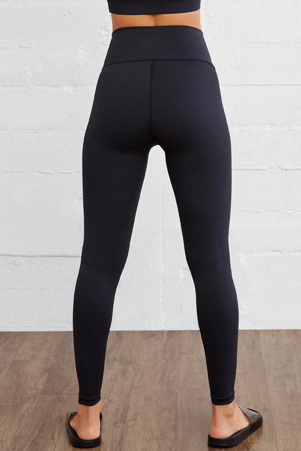Black Arched Waist Seamless Active Leggings sold by Beagle Boutique product image thumbnail 2