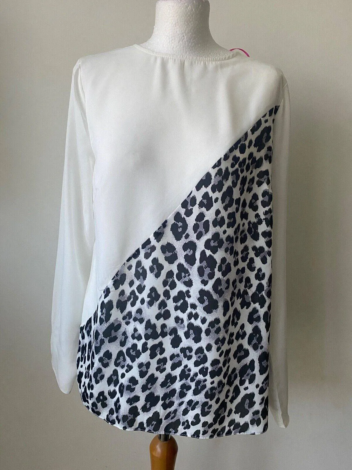 VERY Colour Block Printed Blouse Size 8, 12 sold by Beagle Boutique product image thumbnail 3