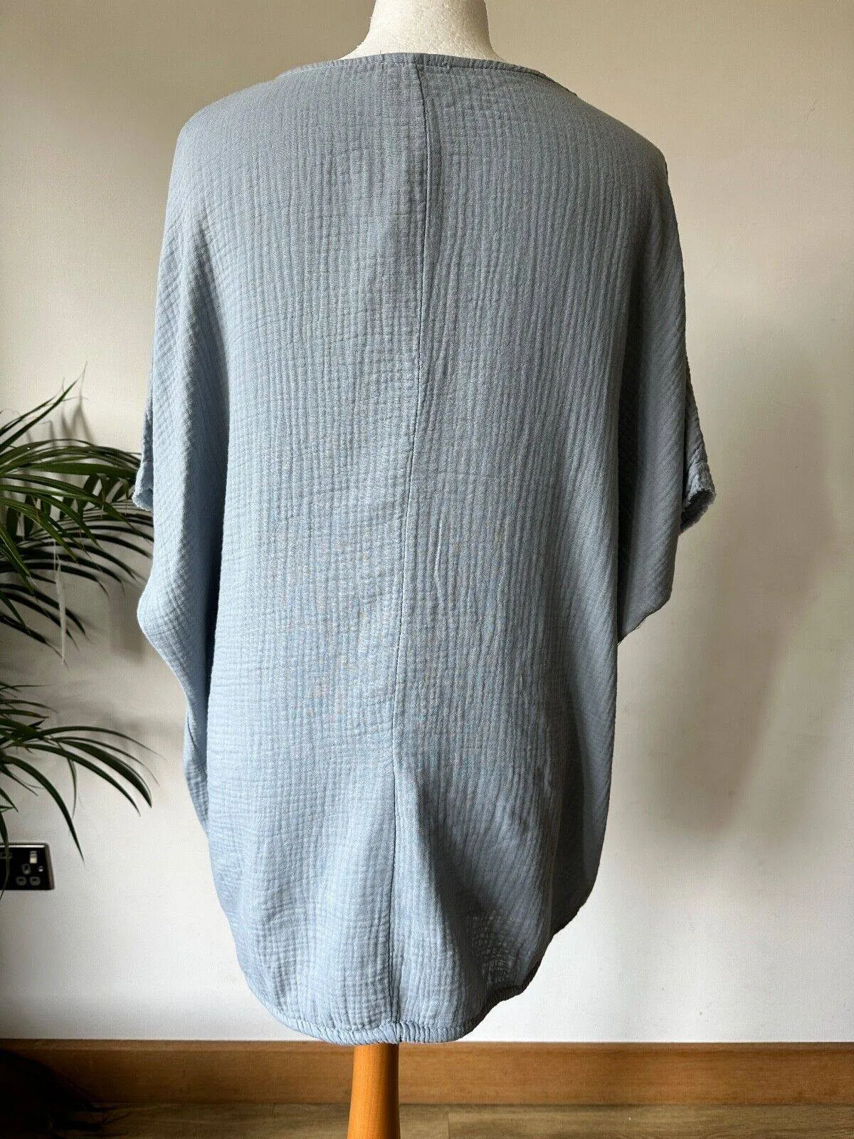 Glossy Made in Italy Tunic Top Size 12- 16 Oversized Boxy sold by Beagle Boutique product image thumbnail 3