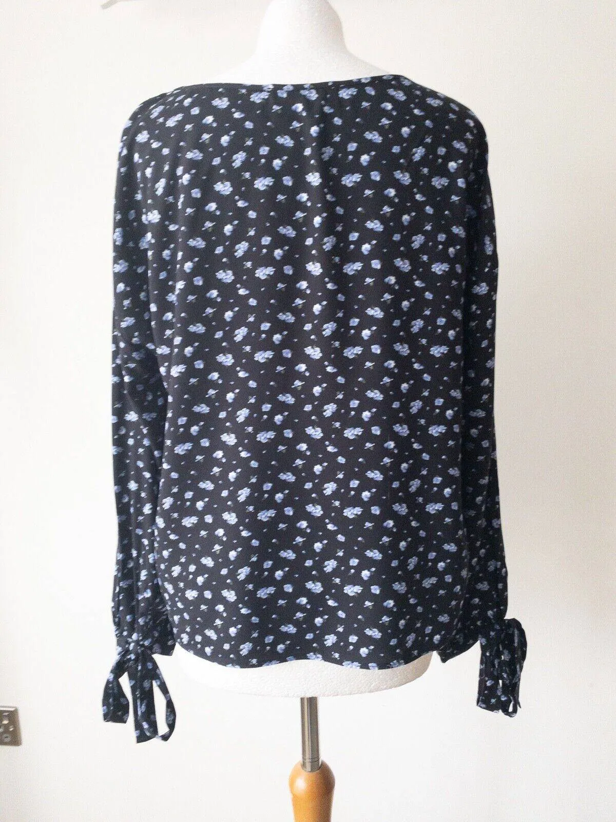 Floral Navy Long Sleeve Top Tie Sleeves Size 10 sold by Beagle Boutique product image thumbnail 3
