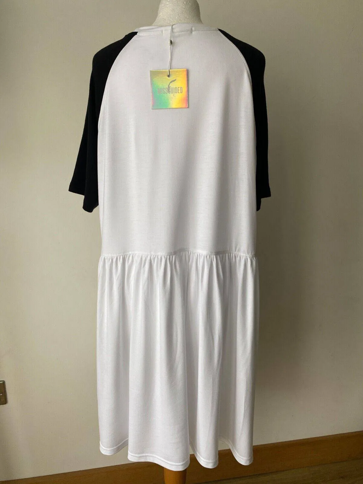 Missguided Plus Full Skirt Contrast Dress Size 20 White and Black Sleeves sold by Beagle Boutique product image thumbnail 3