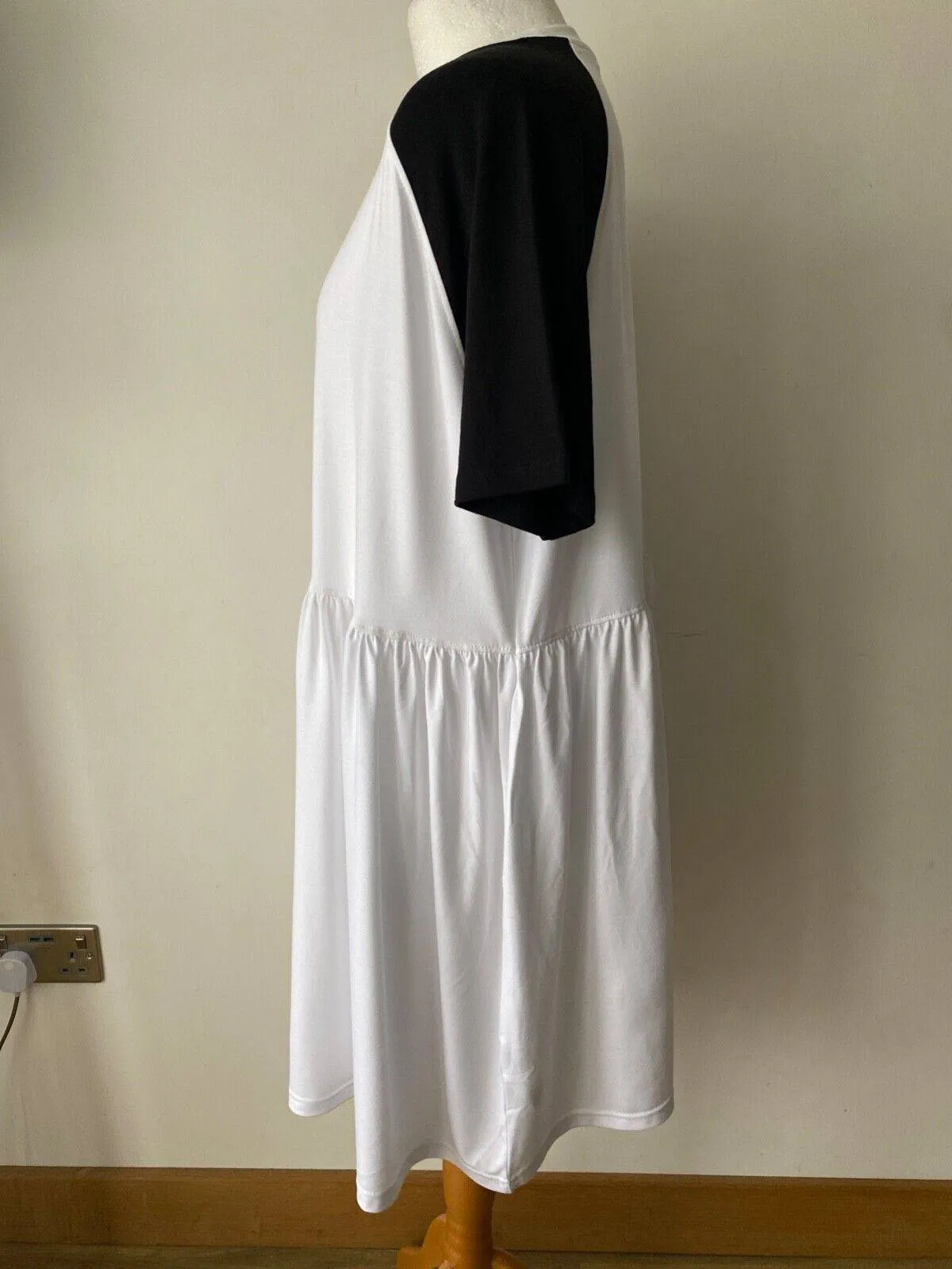 Missguided Plus Full Skirt Contrast Dress Size 20 White and Black Sleeves sold by Beagle Boutique product image thumbnail 2