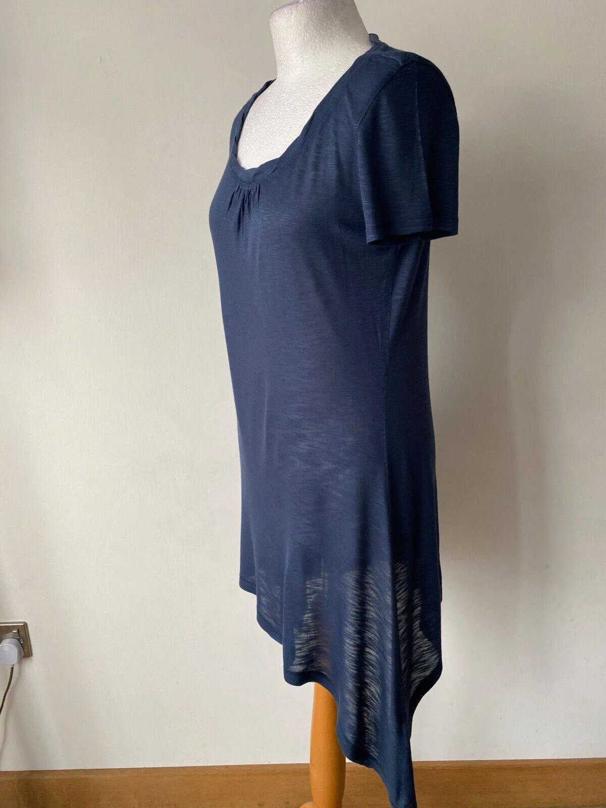 FatFace Cap Sleeve Hanky Hem Jersey Top Sizes 8, 12, 16, 18 sold by Beagle Boutique product image thumbnail 2