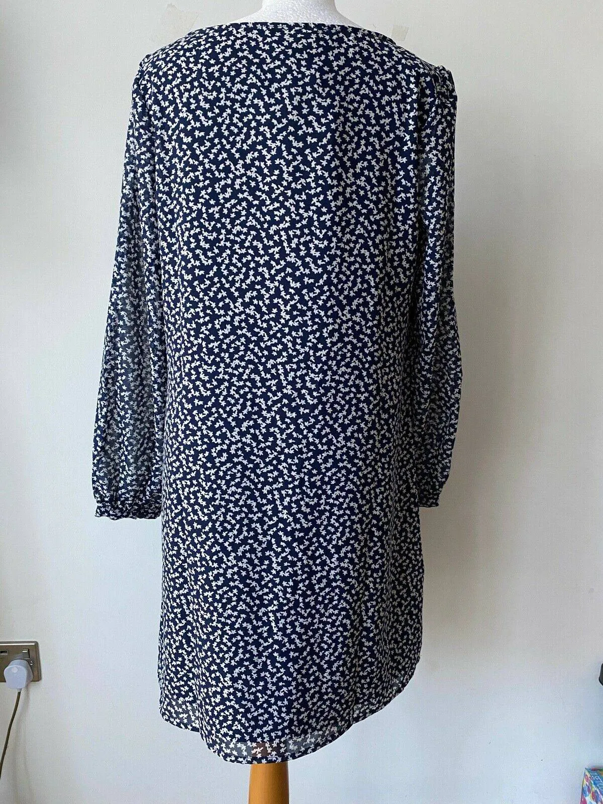 VERY Navy Blue White Ditsy Floral Layered Dress Size 14 sold by Beagle Boutique product image thumbnail 2