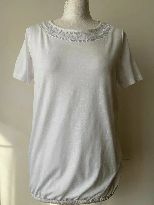 Tu White T-Shirt Sizes 10 22 Crochet Neckline bubble hem 10 22 sold by Beagle Boutique