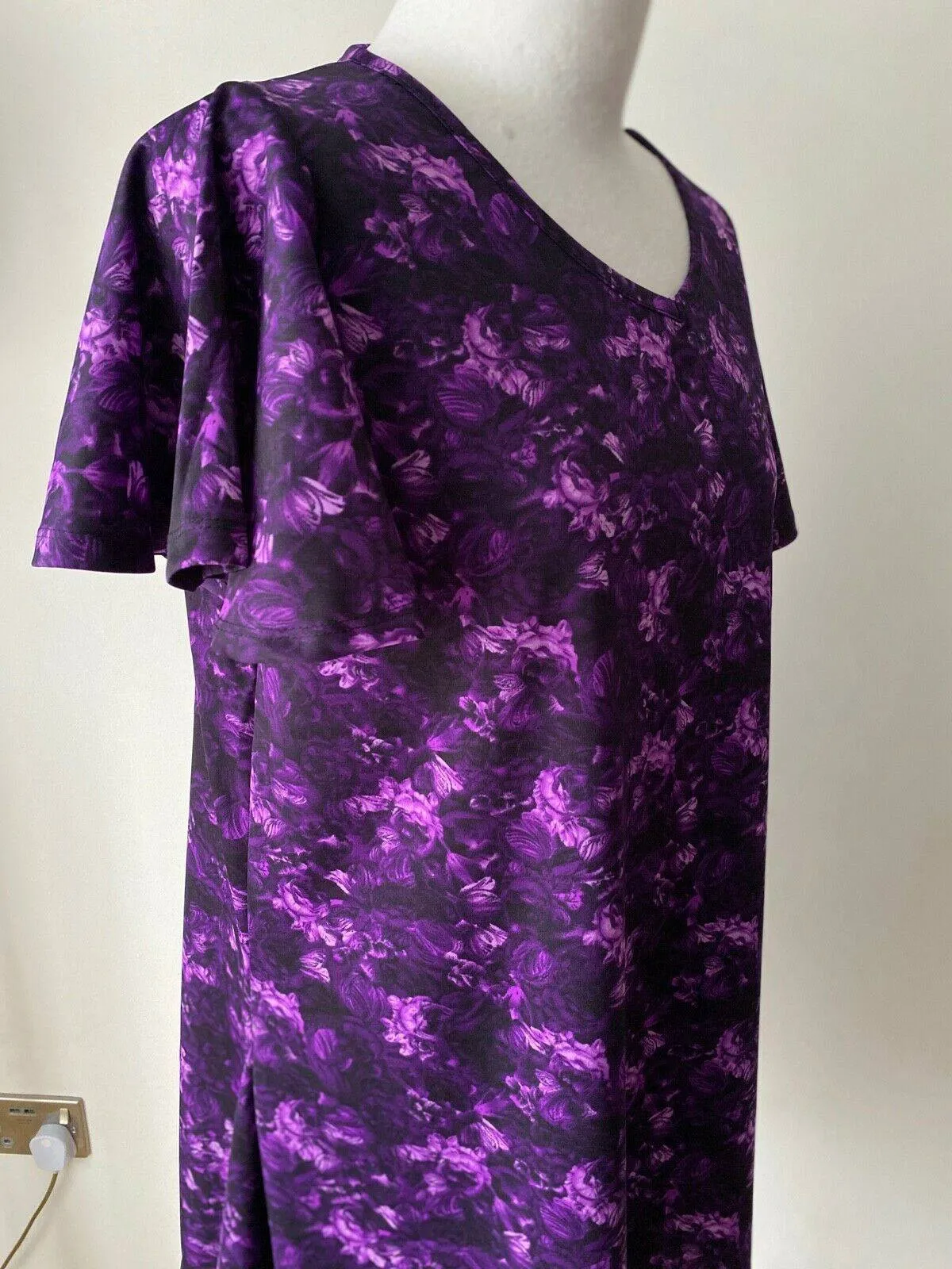 Tommy & Kate Purple Floral Hanky Hem Top Size S 8 - 10 sold by Beagle Boutique product image thumbnail 4