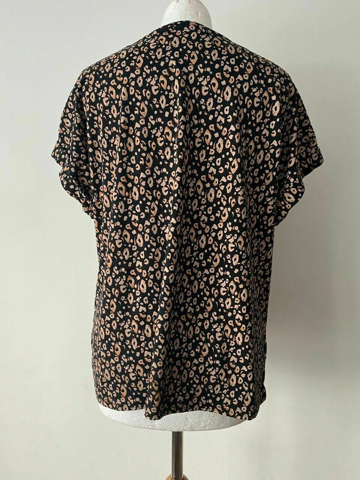 Tu Contrast T-shirt Striped Front Animal Print Back Pocket Top Sizes 16 18 sold by Beagle Boutique product image thumbnail 5