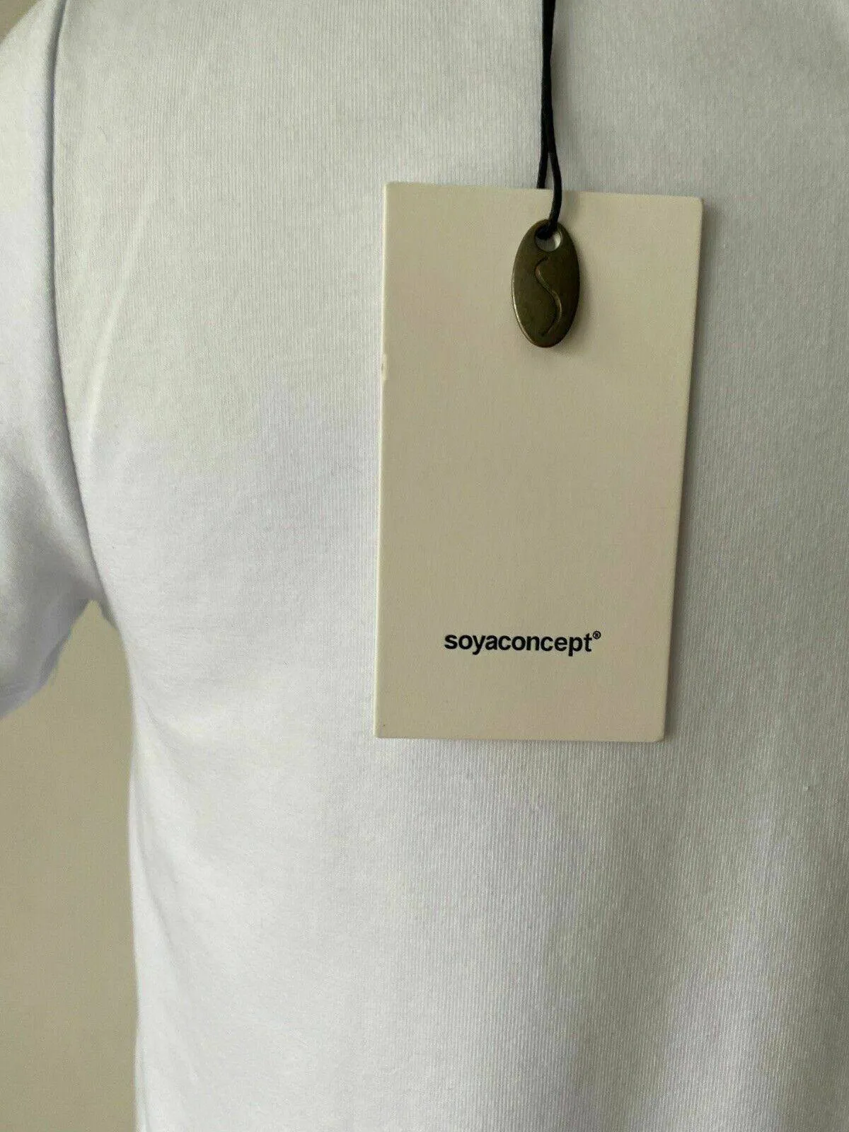 Soyaconcept White Tee Lace Neckline Size S 8 - 10 sold by Beagle Boutique product image thumbnail 4