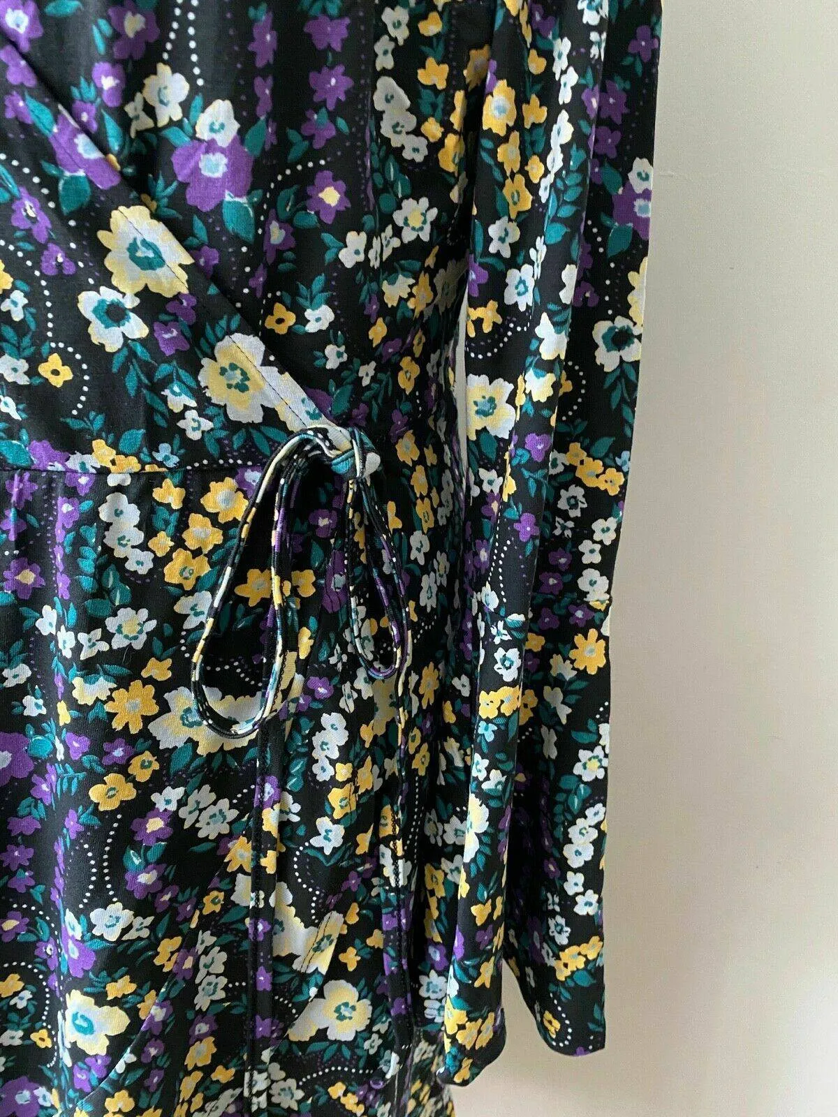 simply be Floral Wrap Dress Size 14 sold by Beagle Boutique product image thumbnail 3