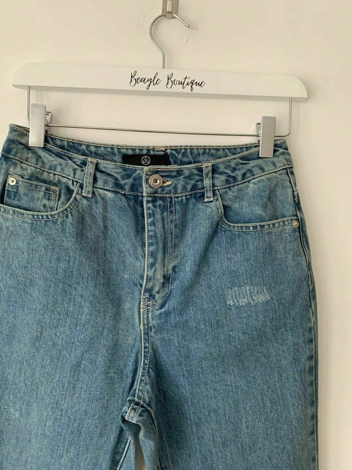 Missguided Blue Mom High Rise Jeans Size 6 Ripped Knee sold by Beagle Boutique product image thumbnail 2