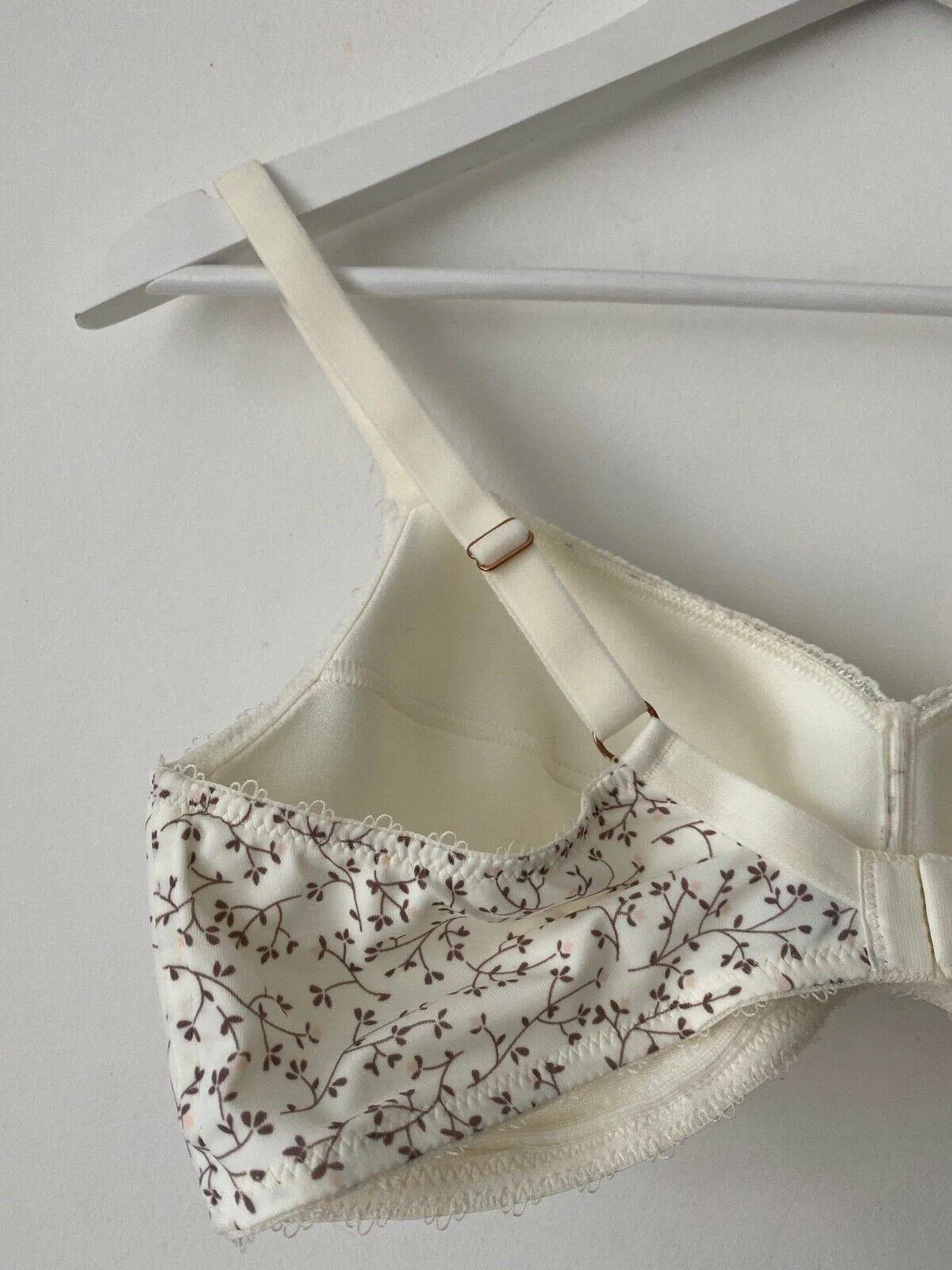 M&S Winter White Non-wired Lightly Padded Bra 36A, 36B, 38A sold by Beagle Boutique product image thumbnail 5
