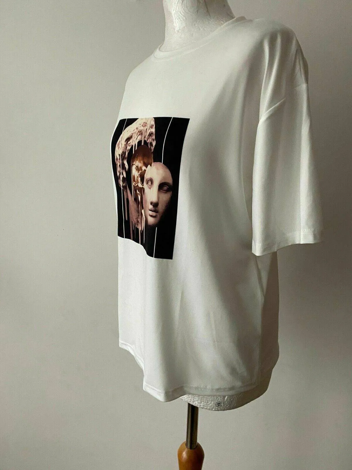Joom Medusa Print White T-Shirt Size M 10 sold by Beagle Boutique product image thumbnail 3