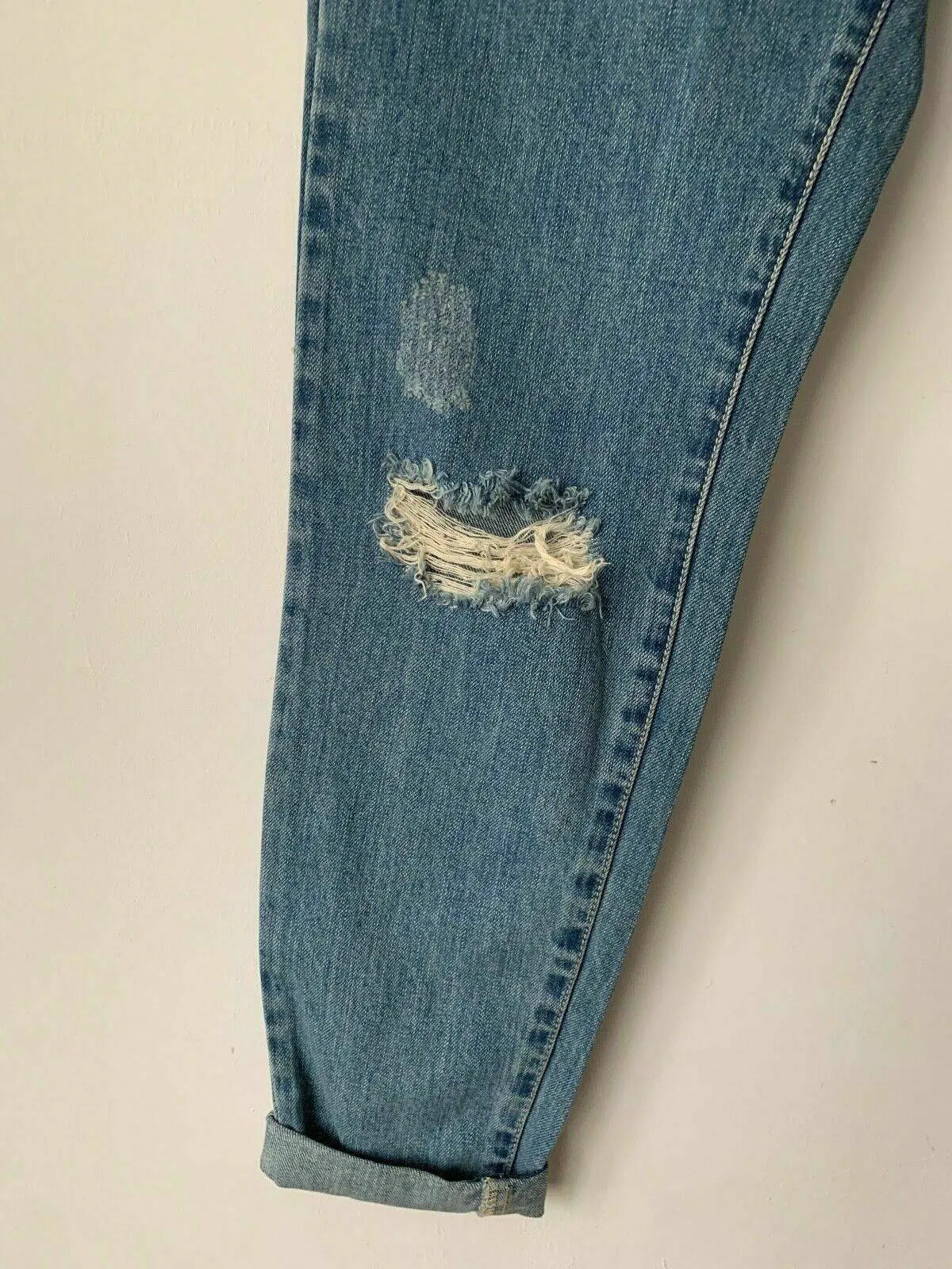 Missguided RIOT Ripped Knee Bleach High Rise MOM Jean Stonewash Size 8 R L28 sold by Beagle Boutique product image thumbnail 4