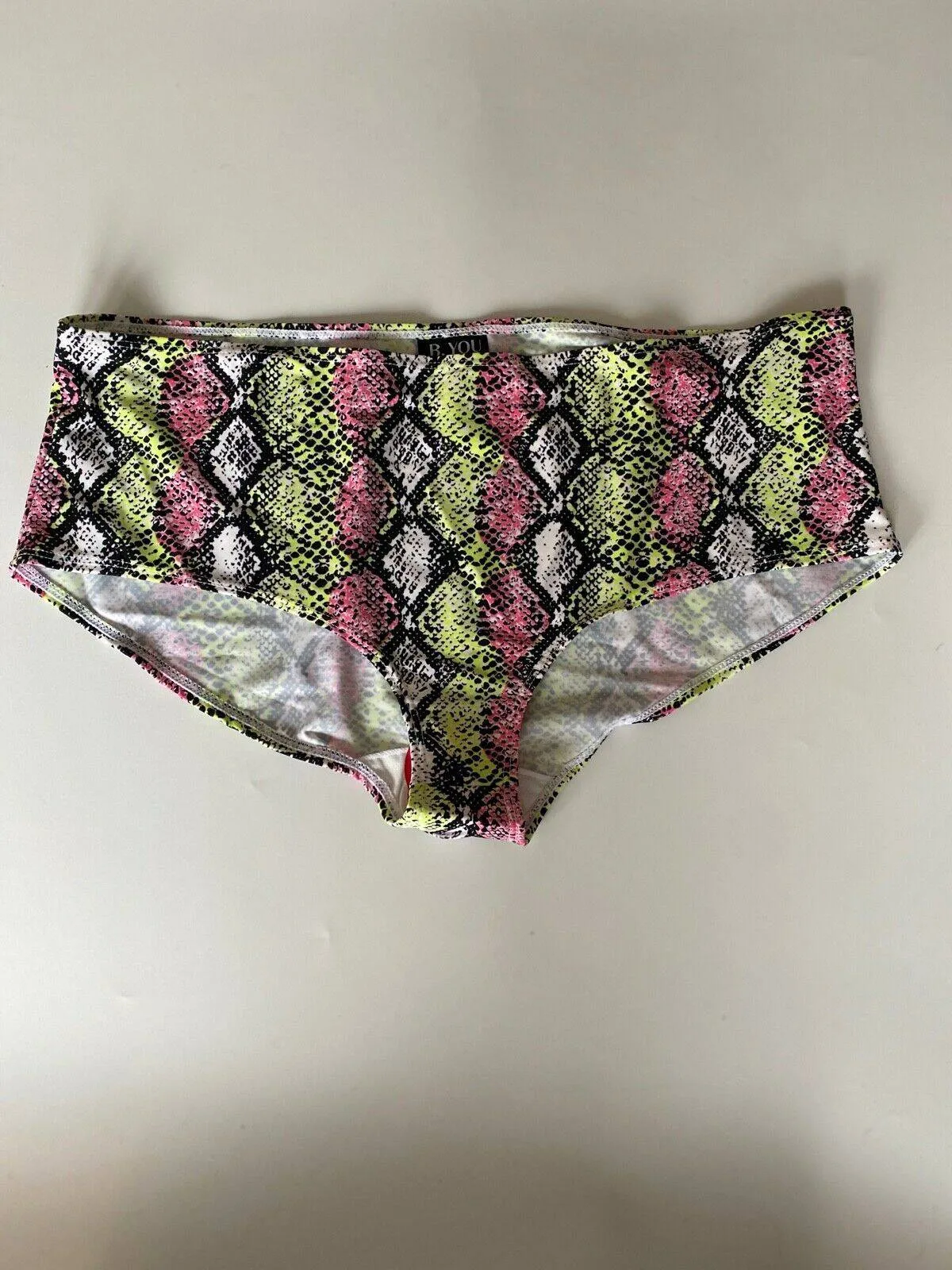STUDIO Bikini Briefs Sizes 14 20 UK sold by Beagle Boutique product image thumbnail 2